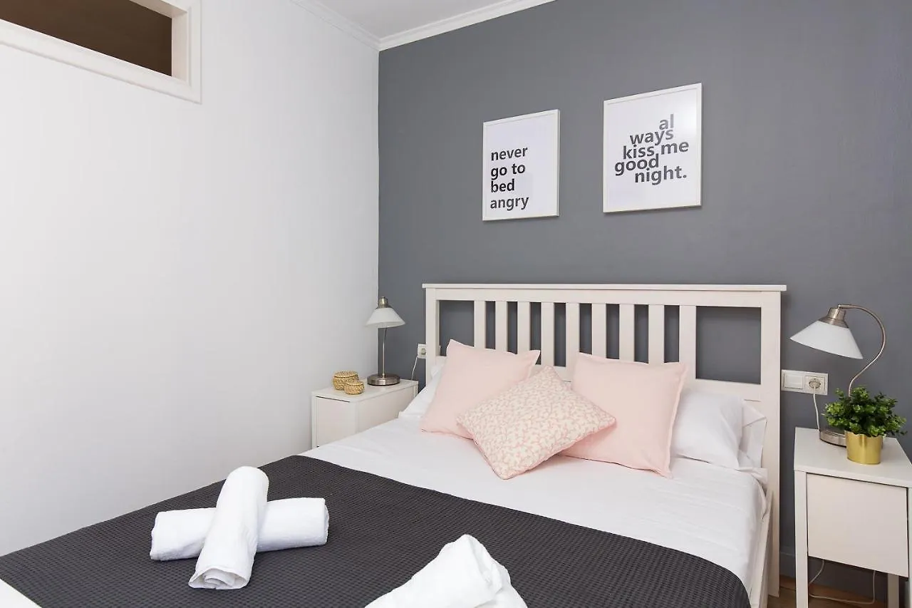 Lovely And Convenient Sagrada Familia Apartment Barcelona