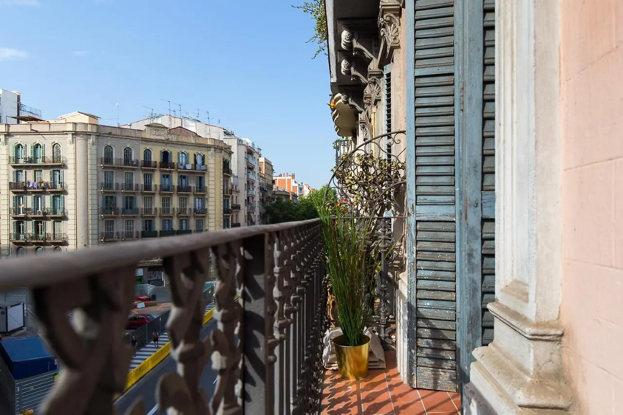 Lovely And Convenient Sagrada Familia Apartment Barcellona